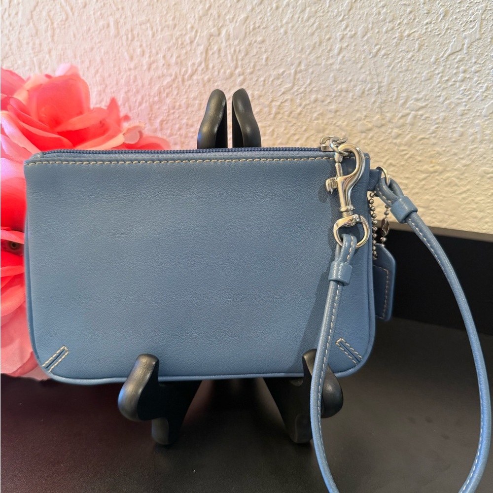 Coach Vintage Legacy Blue Leather Wristlet EUC - Picture 2 of 11